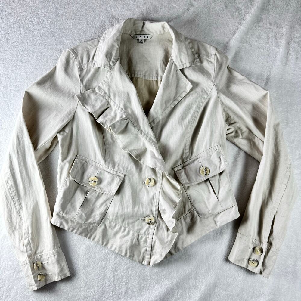 CAbi White Ruffle Blazer Jacket Medium Cropped 100% Linen Blend Military Chic - Picture 2 of 10